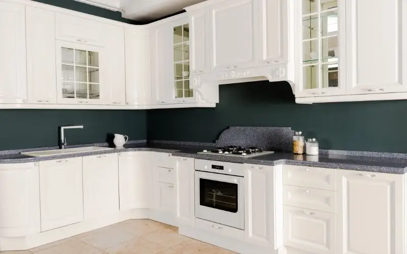 Fitted vs Freestanding Kitchens: Which is Better? |HM Interiors